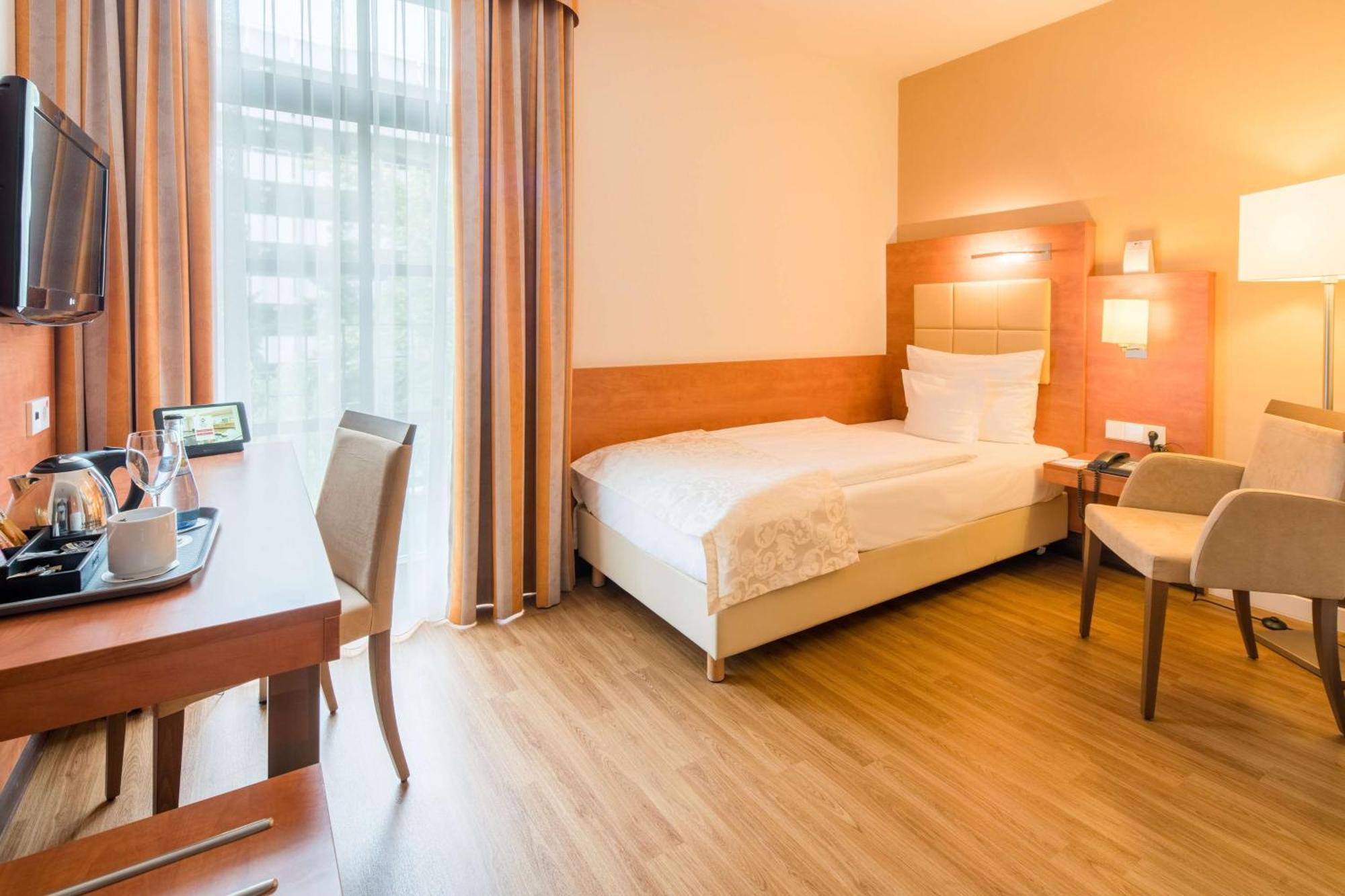 נורטינגן Best Western Plus Hotel Am Schlossberg מראה חיצוני תמונה