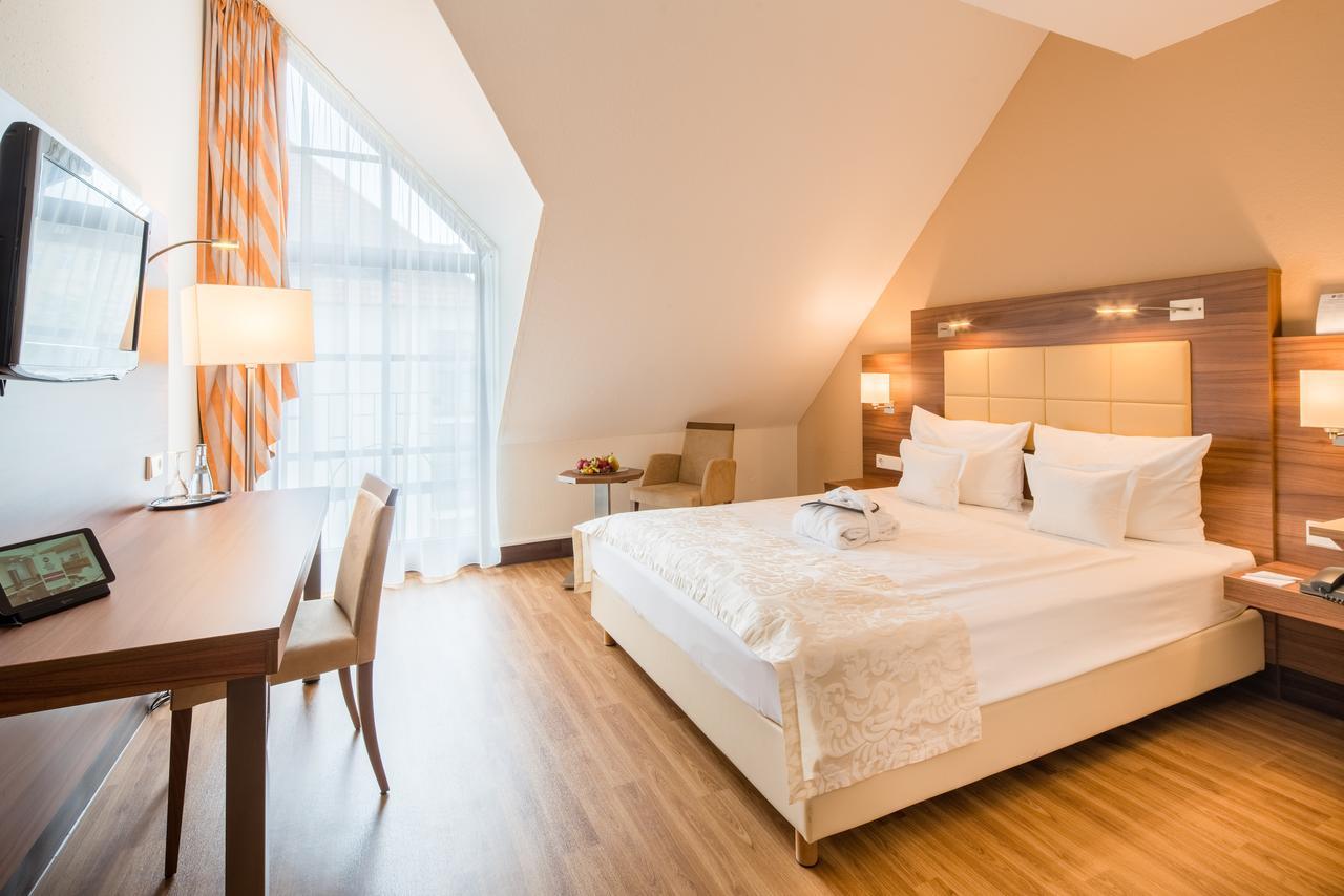 נורטינגן Best Western Plus Hotel Am Schlossberg מראה חיצוני תמונה